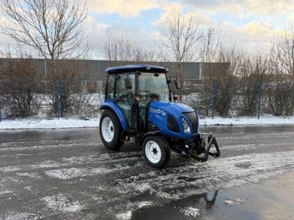 New Holland Boomer 35