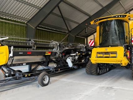 New Holland CR10.90 + 45” MacDon FD245