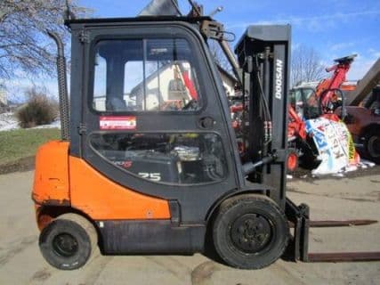 Doosan D25S-5 Tripl-FH 4,8m + Seitenschieber