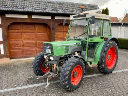 Fendt Farmer 250 S Allrad, 1. Hand, FH, 4.790 h ( 240 260 275 280 )