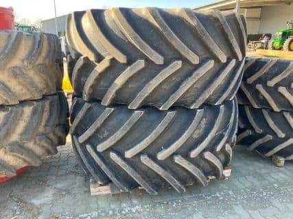 BKT 900/60R24 IF