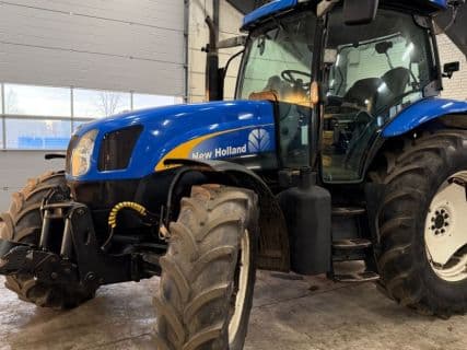 New Holland TS135A