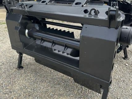 Olimac Claas / Adapter für Maisplücker und Schneidwerke 492,493