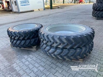 Massey Ferguson 320/85 R34 + 340/85 R48